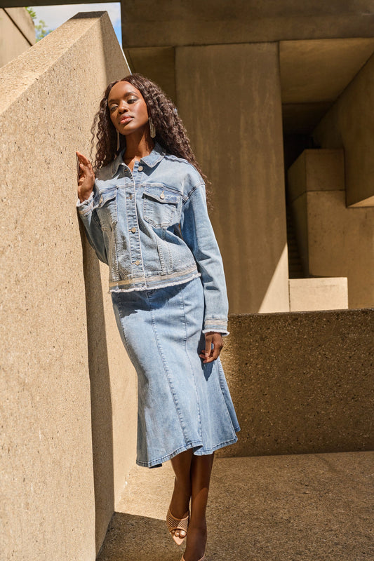 Casual Denim Jacket With Frayed Hem